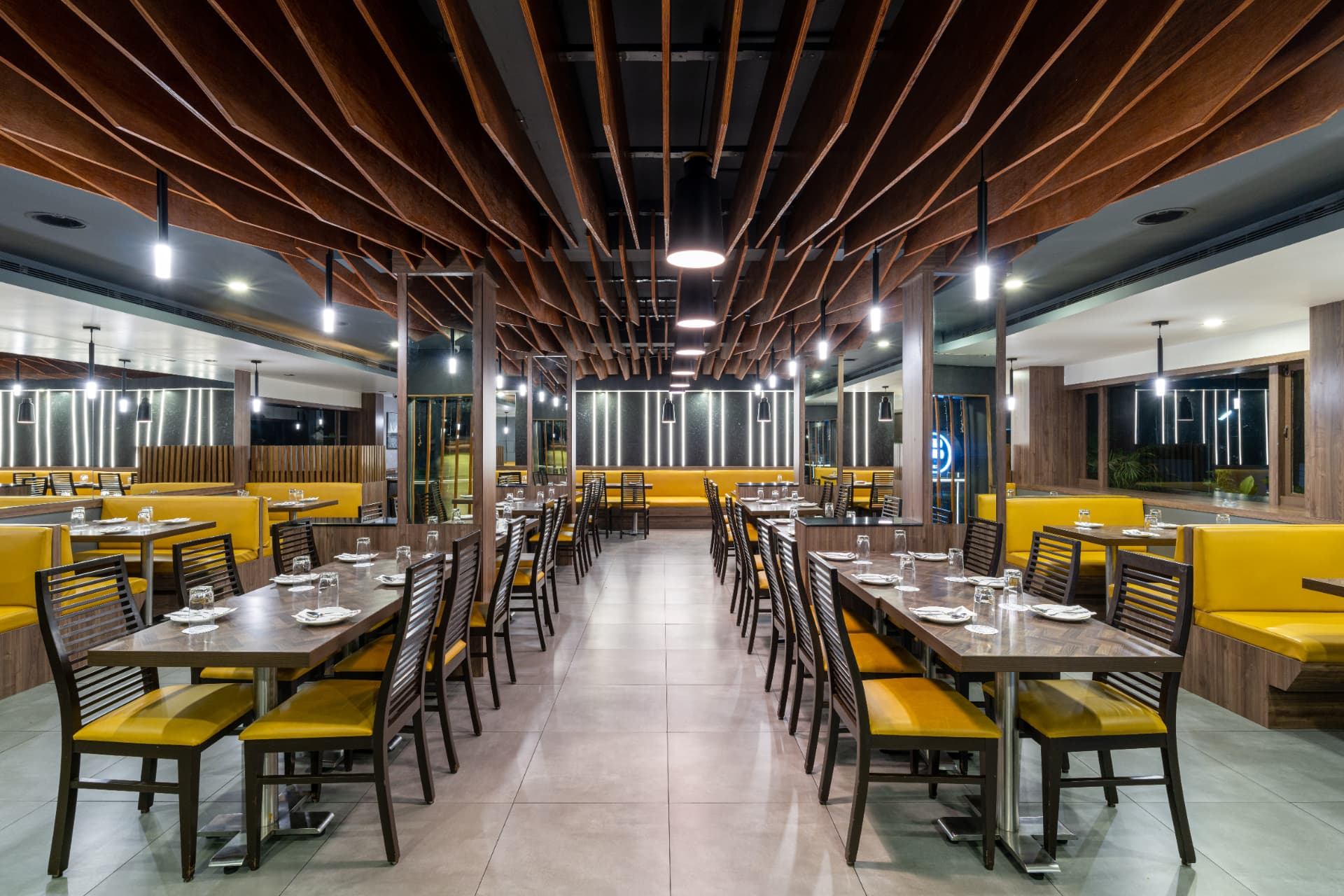 CREAM CENTRE interior view 4