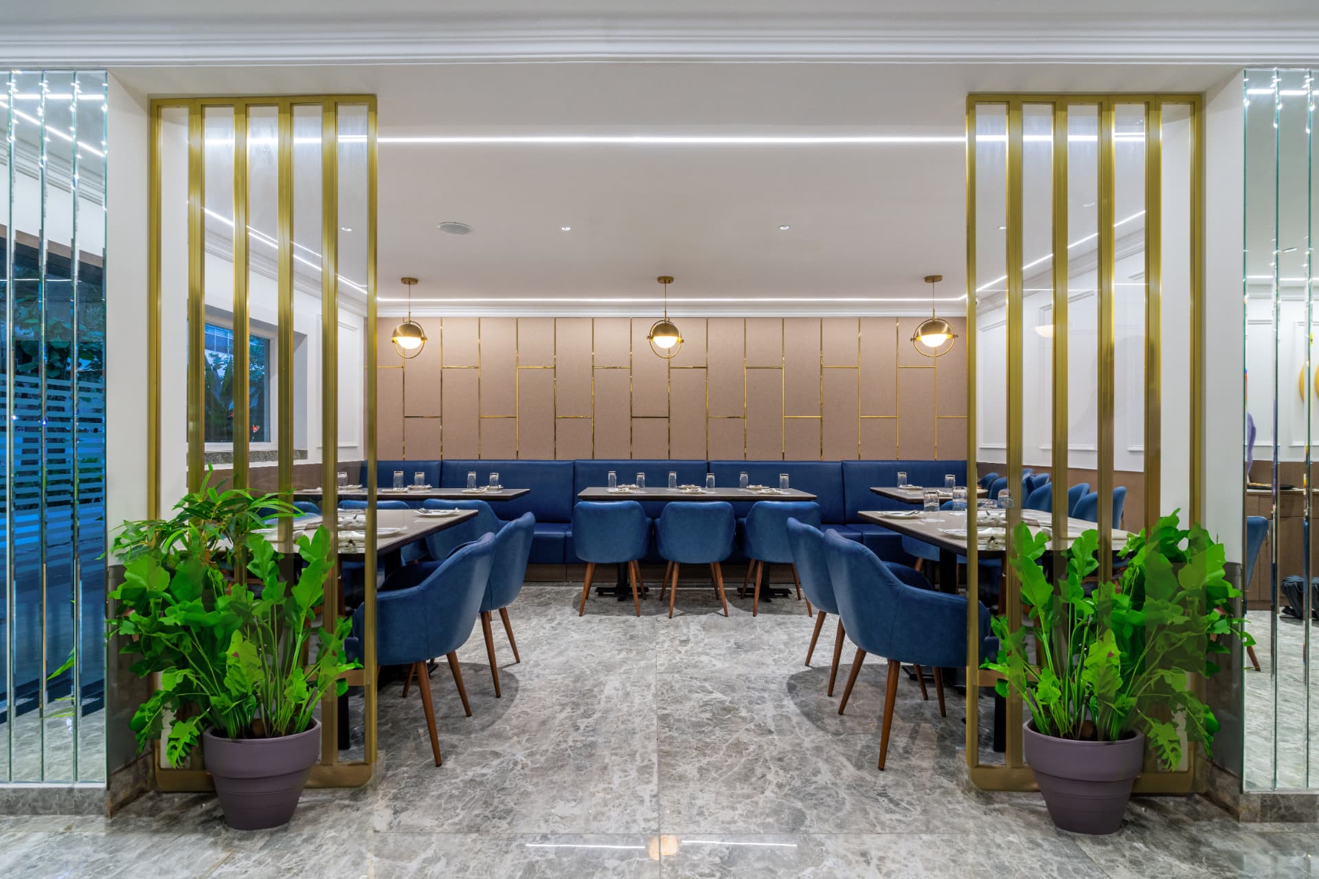 CREAM CENTRE interior view 4
