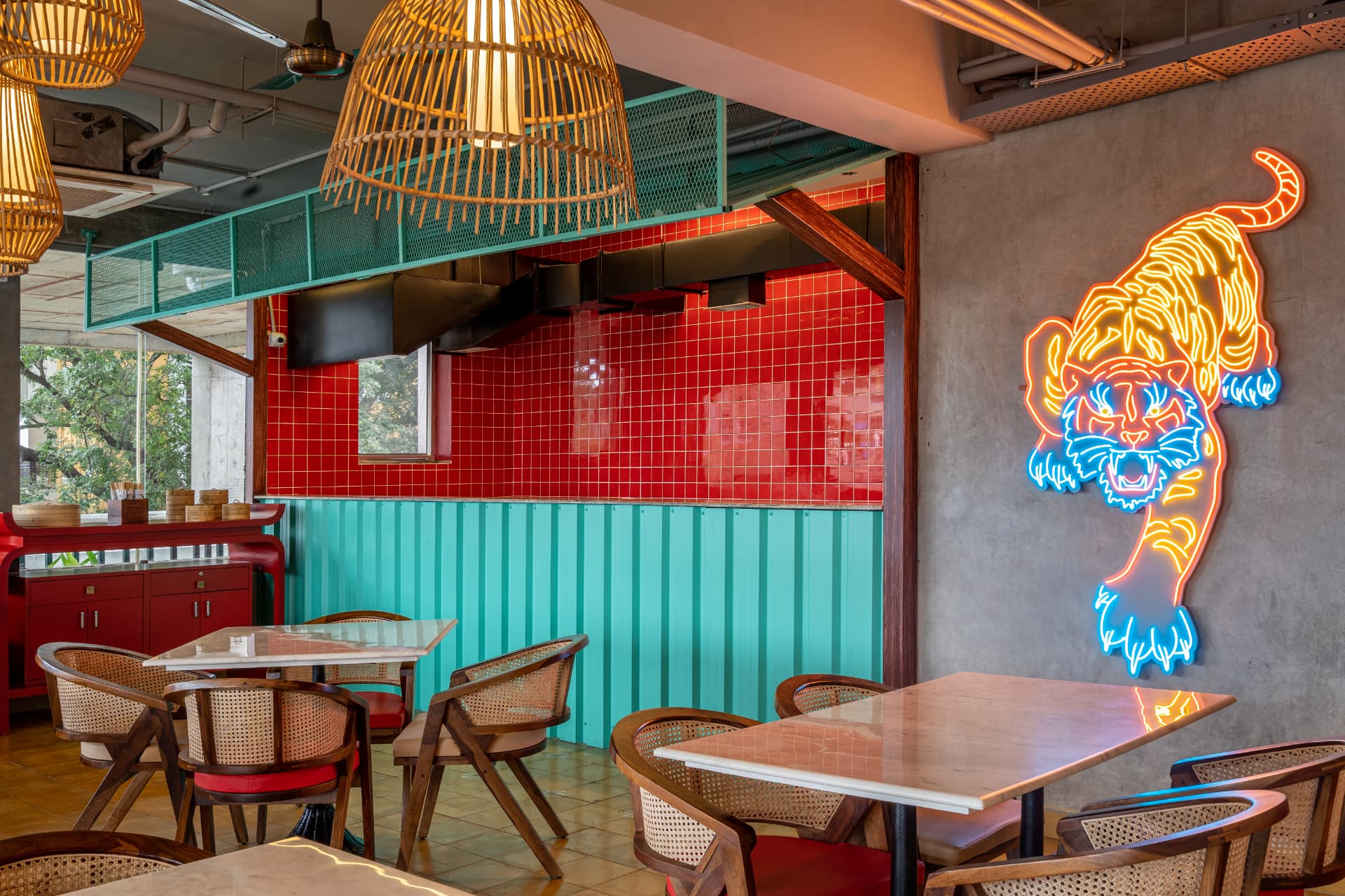 LITTLE SOI interior view 5