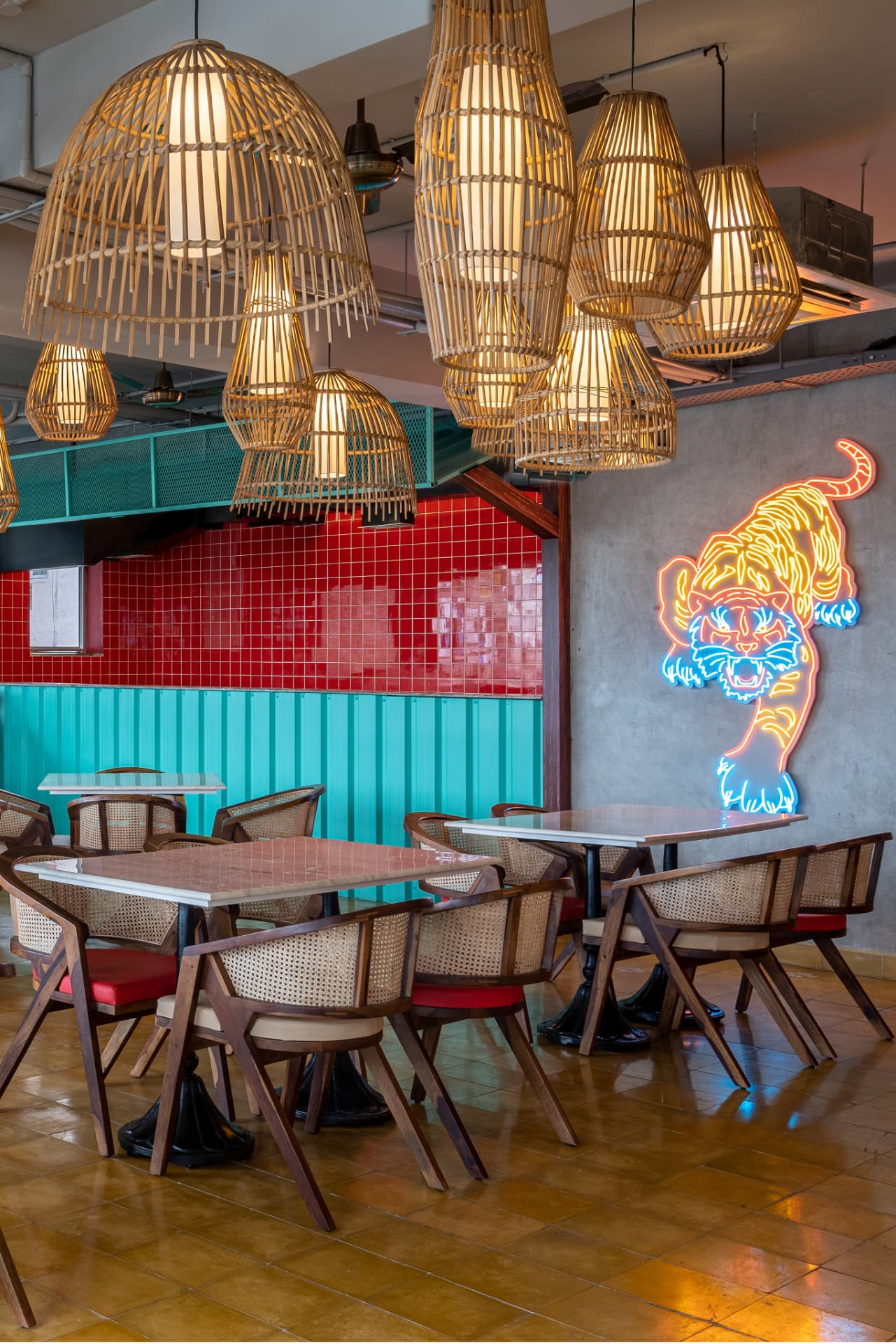 LITTLE SOI interior view
