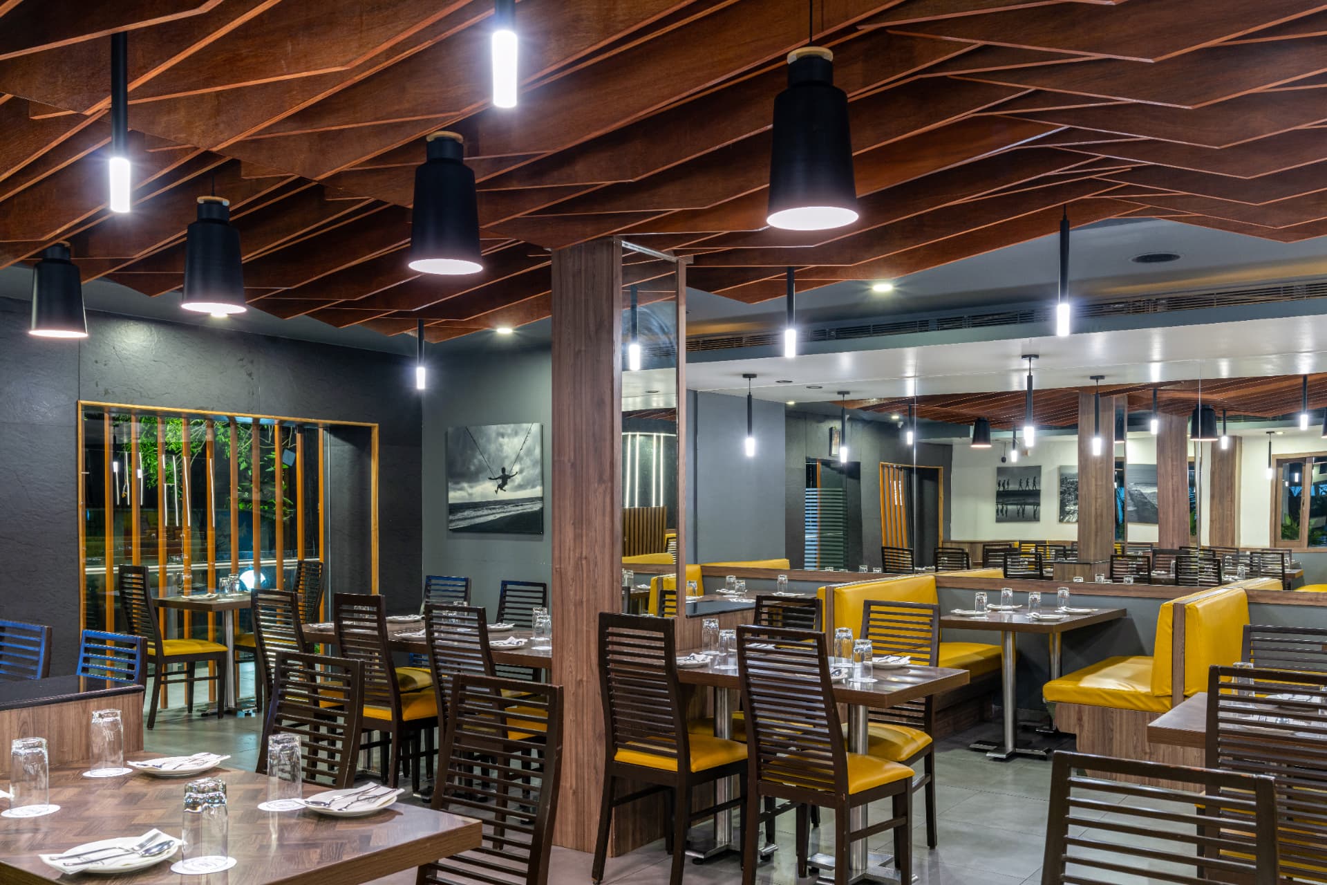 CREAM CENTRE interior view